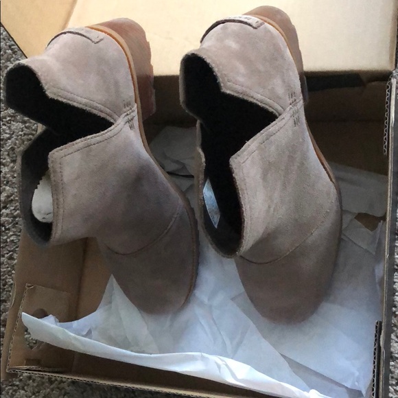 Cate Cut Out Sorel Booties - Picture 3 of 5